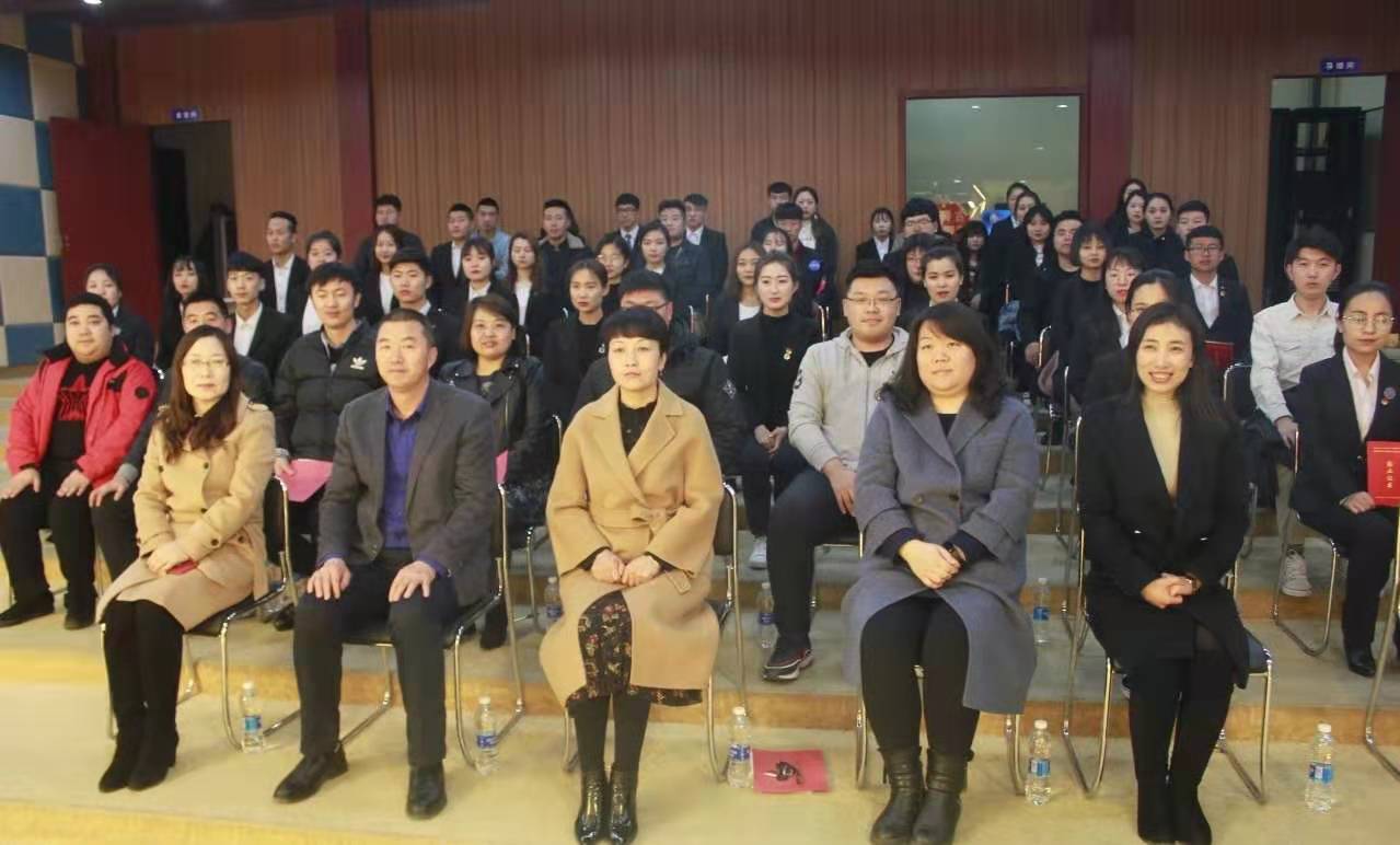 我院舉行卓越管理精英培訓班第四期結業(yè)暨第五期精英班開班儀式！