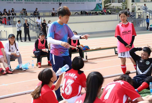 鴻德女足重創內大挺進前八