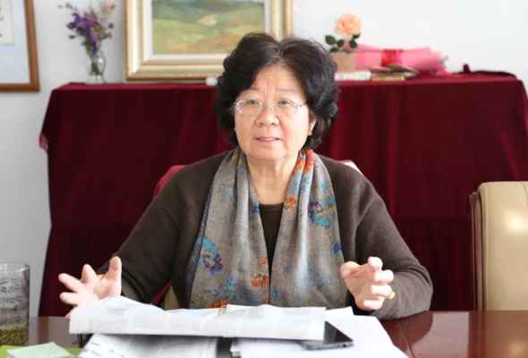 鴻德學院榮獲“內蒙古自治區幼兒教育先進單位”獎