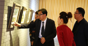 鴻德學院舉辦“愛國、愛校、愛環境美術作品展”為祖國70華誕獻禮