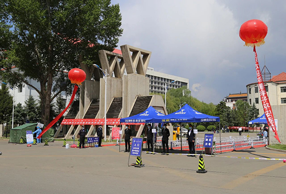 鴻德學院開學第一天，1403名學生返校