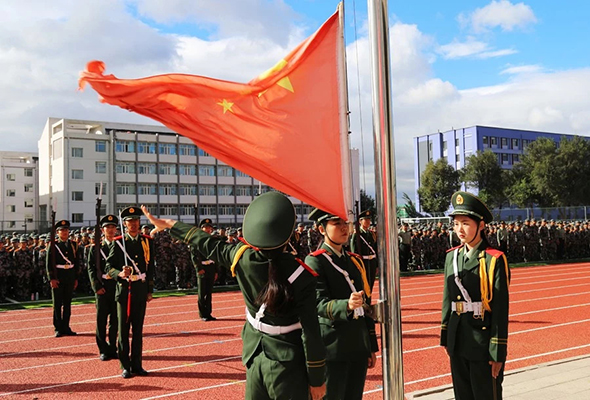 鴻德學院舉行2018級新生軍訓開營儀式