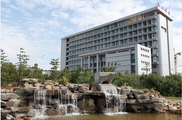 內蒙古師范大學鴻德學院18級軍訓正式開始