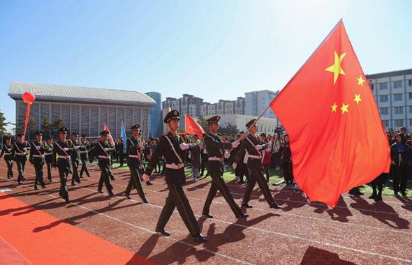 內蒙古師范大學鴻德學院2018級新生開學典禮暨表彰大會隆重舉行