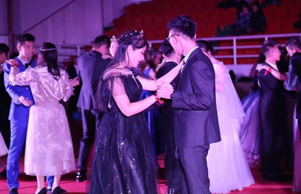 內蒙古師范大學鴻德學院“夢幻之夜，仙履奇緣”童話主題舞會