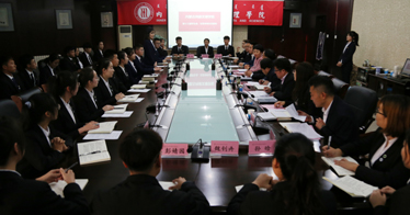內蒙古鴻德文理學院舉辦院領導與學生干部見面會