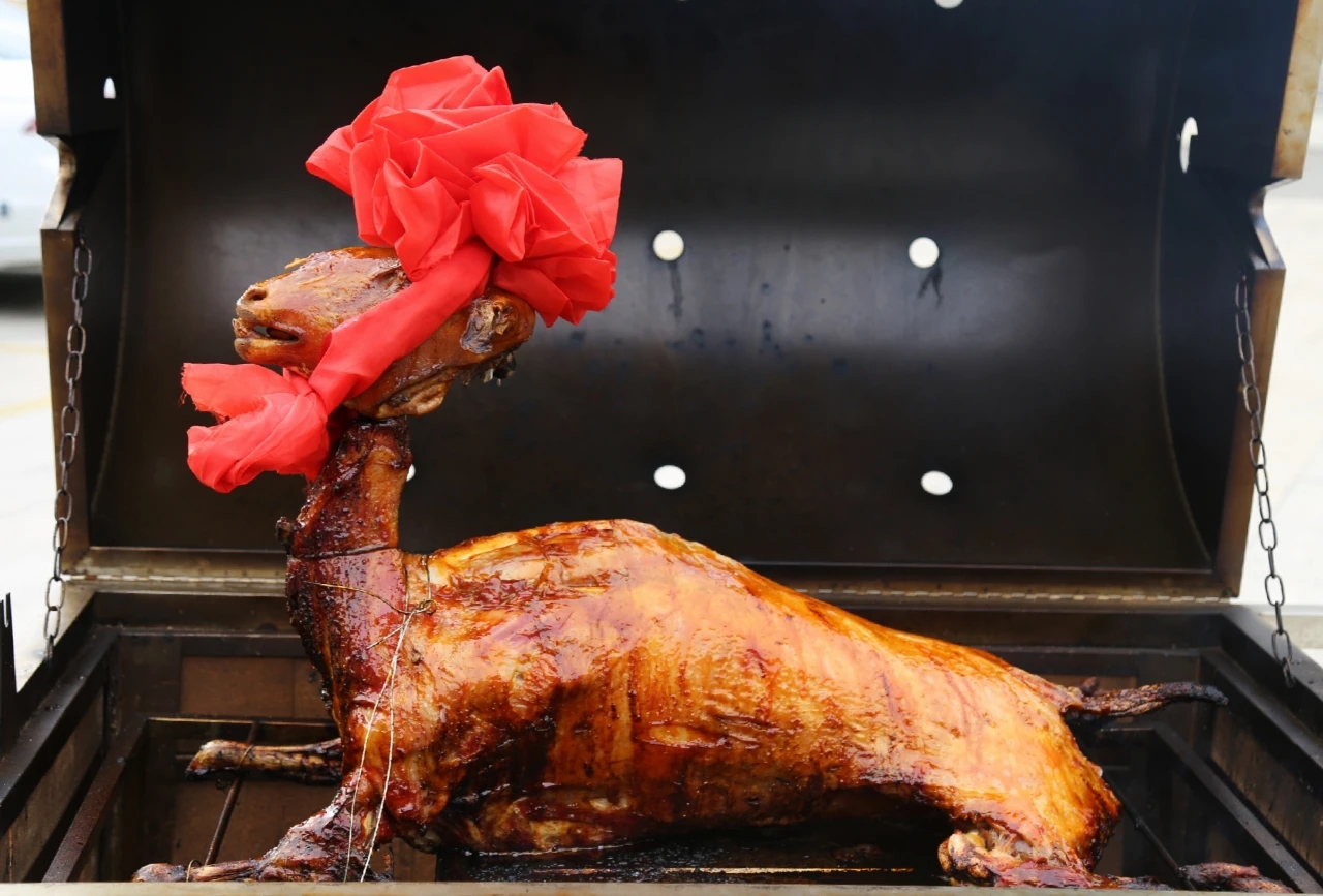 5月7日校慶日，鴻德師生“云”相聚！