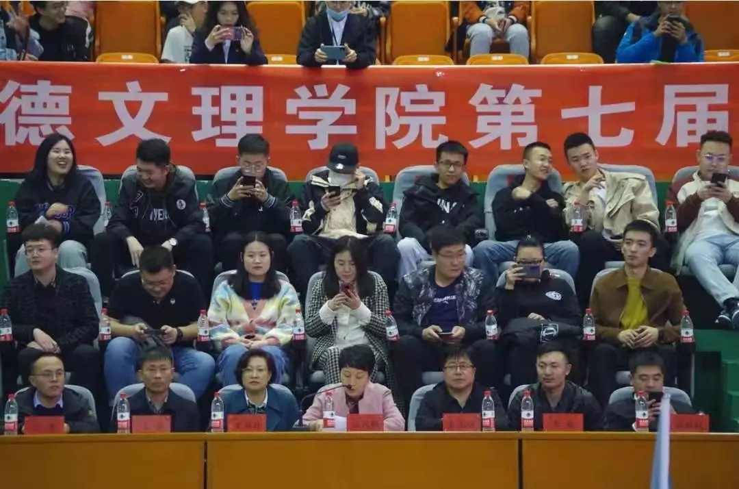 內蒙古鴻德文理學院第七屆籃球聯賽順利開幕