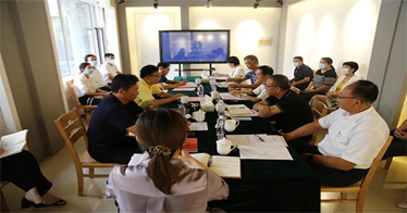 自治區黨委教育工委選派盧鳳龍、張雪玉擔任內蒙古鴻德文理學院黨委書記、副書記