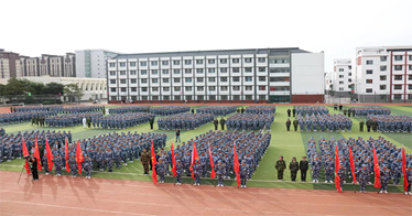 勿忘國(guó)恥、吾輩自強(qiáng)！內(nèi)蒙古鴻德文理學(xué)院舉行2021級(jí)新生軍訓(xùn)閉營(yíng)儀