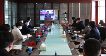 學院黨委書記盧鳳龍參加全區高校黨建工作會議并作交流發言