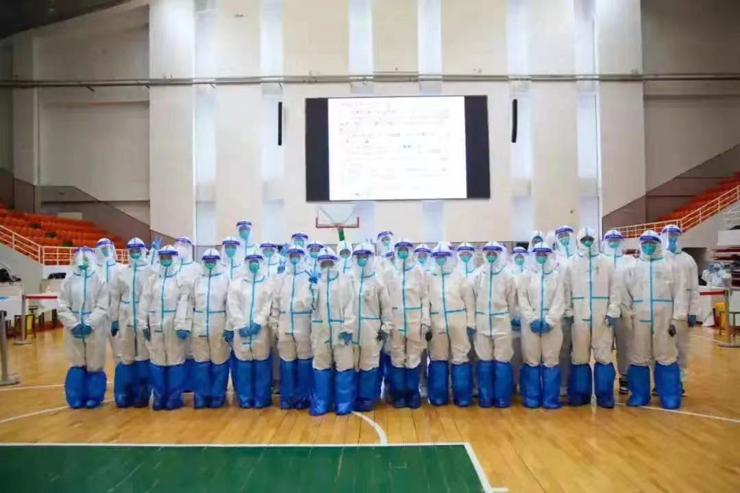 學(xué)雷鋒紀(jì)念日丨從抗疫先鋒到“志愿一線”:鴻德學(xué)子這樣踐行雷鋒精神