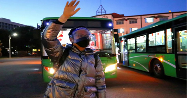 鴻德教師護送學(xué)生返鄉(xiāng)感言 | 李詩帆：你平安返鄉(xiāng)，我送你回家