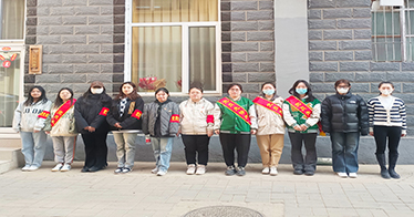 學院財會系第一學生黨支部開展黨員進社區(qū)服務活動