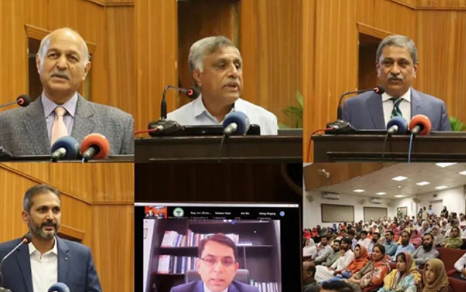 內蒙古鴻德文理學院唐俊教授給巴基斯坦首批“了解中國”獎學金青年學者作報告