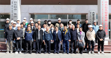 學(xué)院副院長(zhǎng)王新剛帶隊(duì)到包頭鋁業(yè)“訪企拓崗”