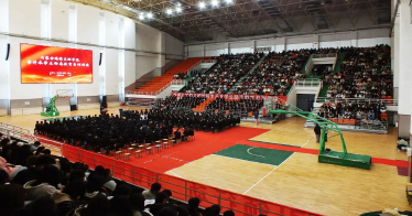 學(xué)院副院長(zhǎng)劉興旺教授給專升本學(xué)生做勵(lì)志演講