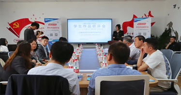 學(xué)院與內(nèi)蒙古電視藝術(shù)家協(xié)會(huì)聯(lián)合舉辦“學(xué)生作品研評(píng)會(huì)”