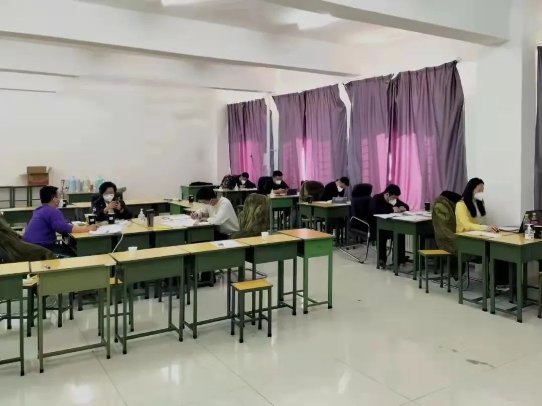 鴻德流調員：奮戰在校園防疫一線的“偵察兵”