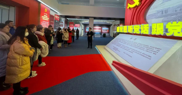 鴻德師生黨員參觀“感黨恩、聽黨話、跟黨走”主題展，多家媒體給予報道