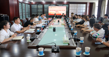 自治區團委副書記劉建輝一行到內蒙古鴻德文理學院調研指導工作