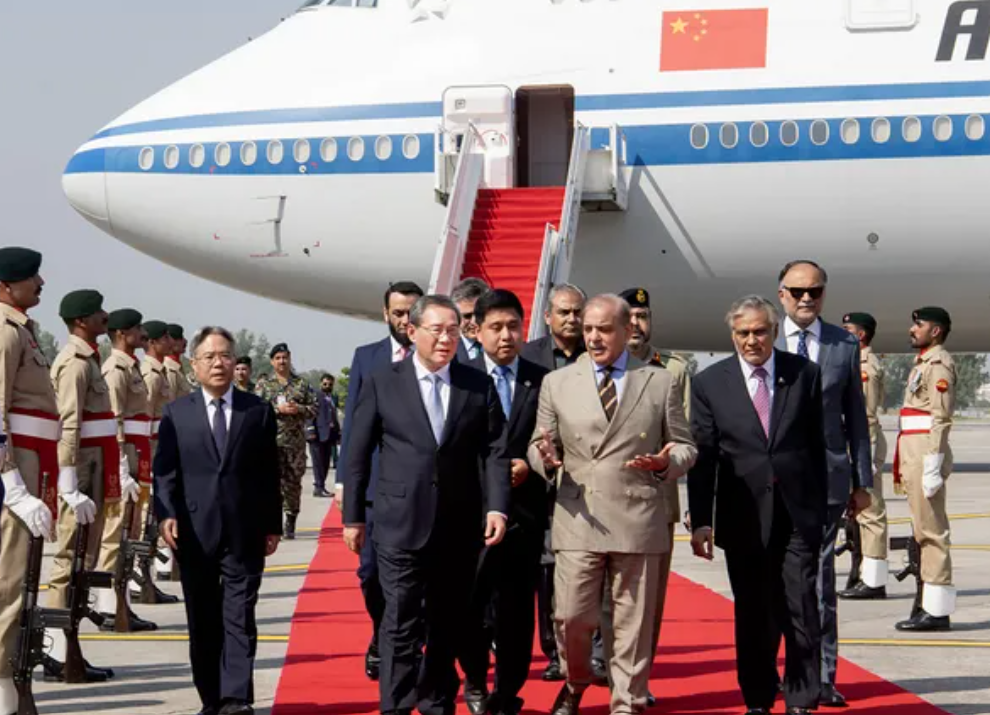 李強(qiáng)赴伊斯蘭堡對(duì)巴基斯坦進(jìn)行正式訪問(wèn)并出席上海合作組織成員國(guó)政府首腦(總理)理事會(huì)第二十三次會(huì)議