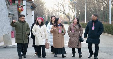 蒙古國國際烏蘭巴托大學研究生院院長蘇和敖其爾一行到學院訪問交流