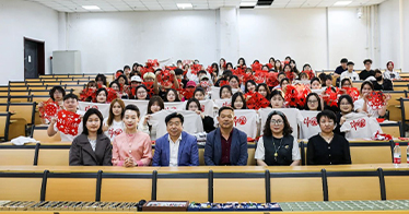 學(xué)院舉辦“鏤刻時(shí)光 剪出匠心”非遺剪紙進(jìn)校園主題活動(dòng)