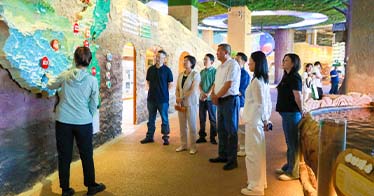 學院黨委副書記張雪玉一行到蒙草集團訪企拓崗