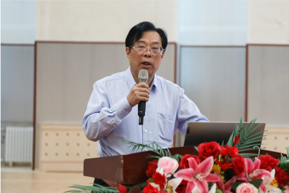 開學第一天葉志鎮院士做客鴻德大講堂