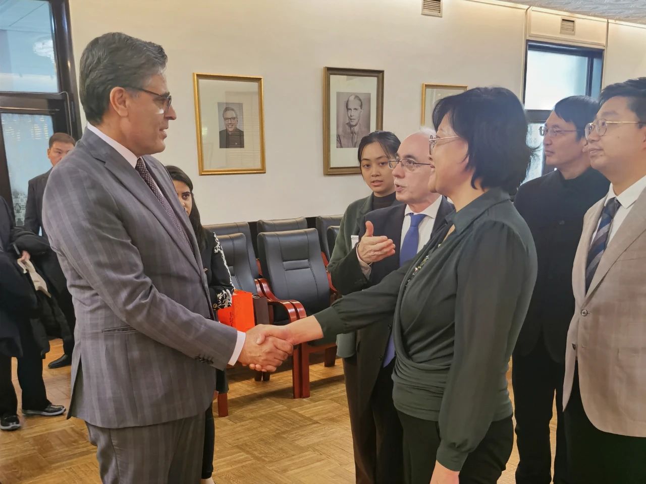 2ee9289a7150ba66a114d9c8e668d8e4.jpg 2ee9289a7150ba66a114d9c8e668d8e4.jpg